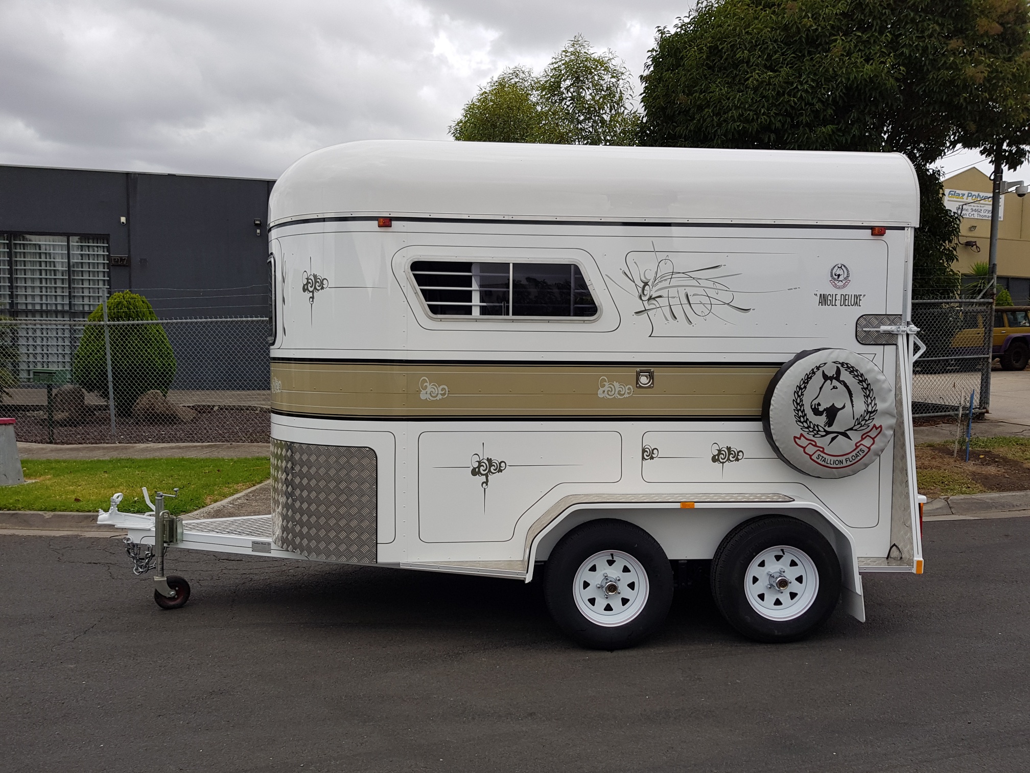 Angle Stallion Floats